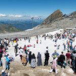 Gletscher im Sommer - Touristen