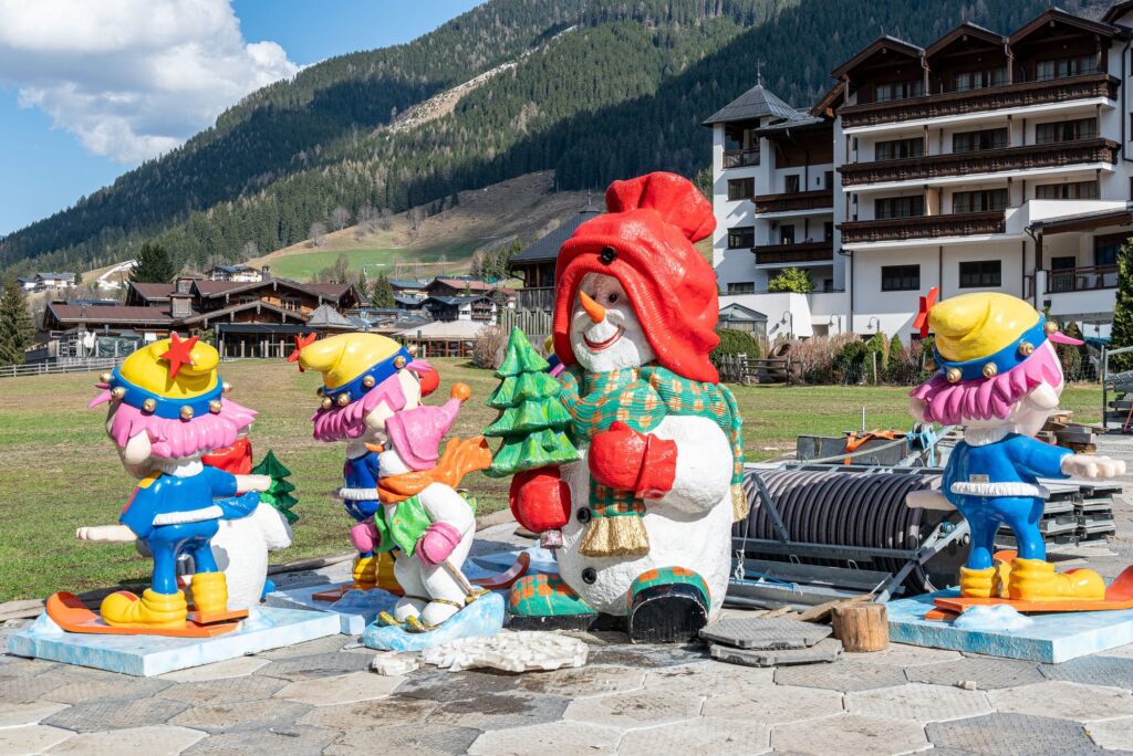 Plastik-Schneefiguren